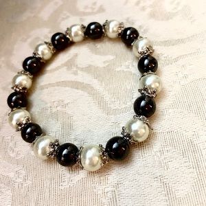 Hand crafted pearl bracelet